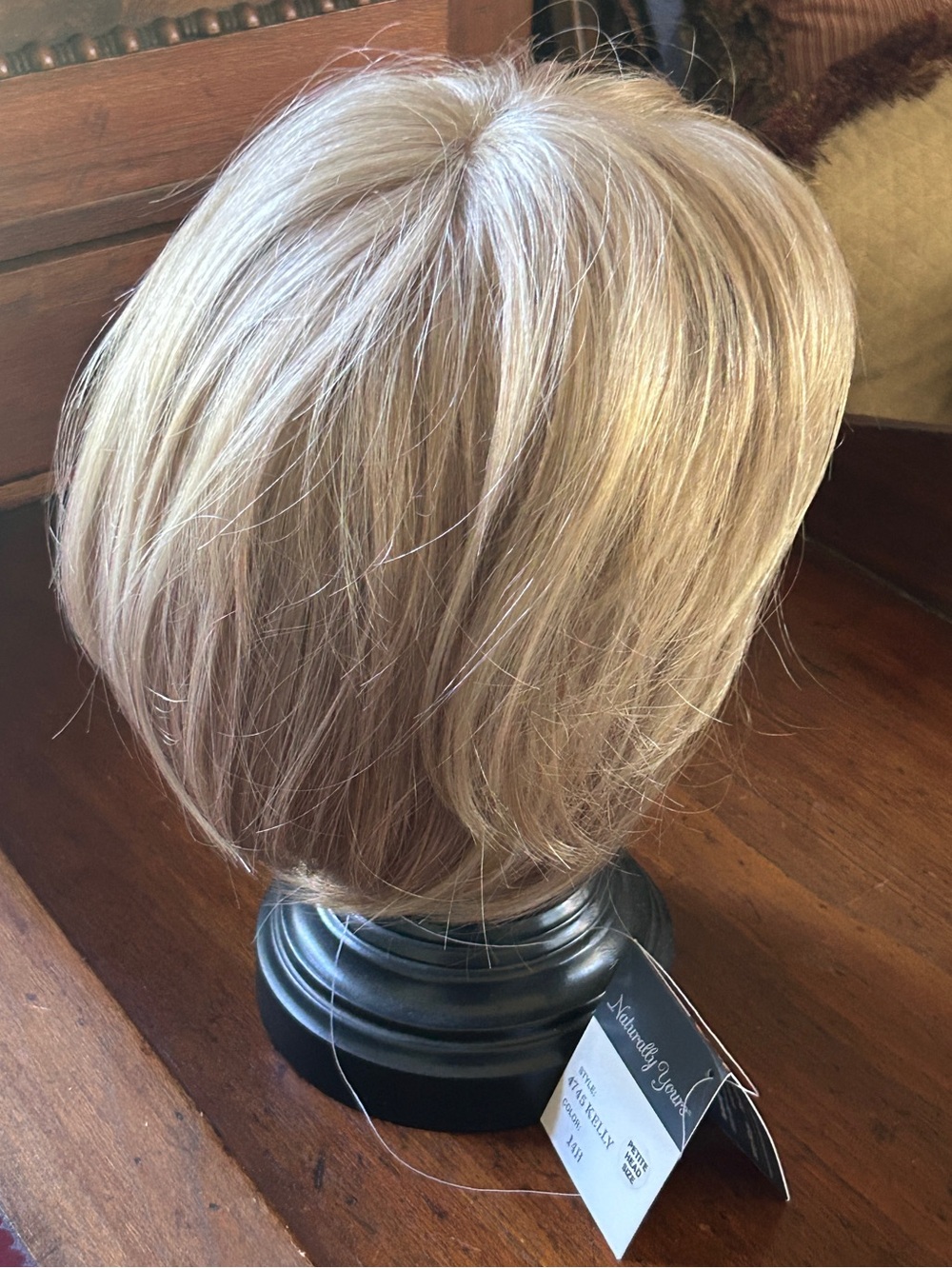 Henry Margu NWT Ash Blonde 14H Long Bob Fringe Wig Style 4745 Kelly Petite Avg